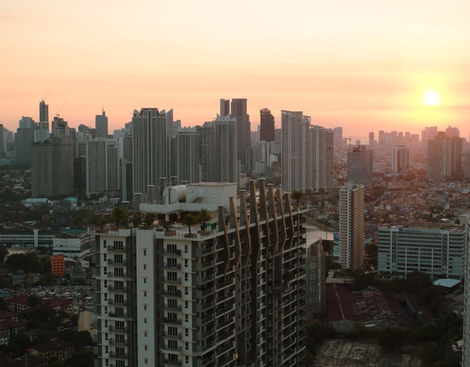 Foto tampak depan 1 Park Residence Gandaria dengan fasilitas modern, ideal untuk investasi properti di Jakarta Selatan
