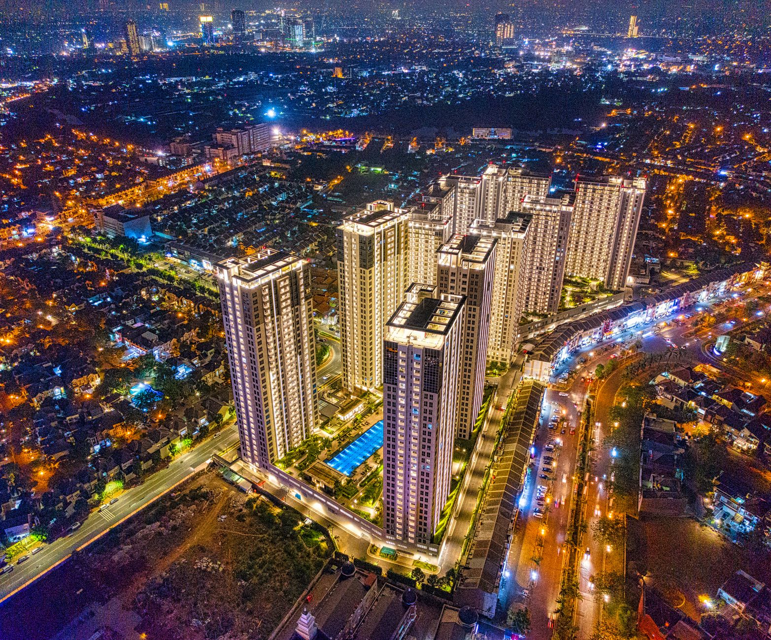 Tampilan modern apartemen Citra dengan balkon luas, pencahayaan alami, dan fasilitas lengkap