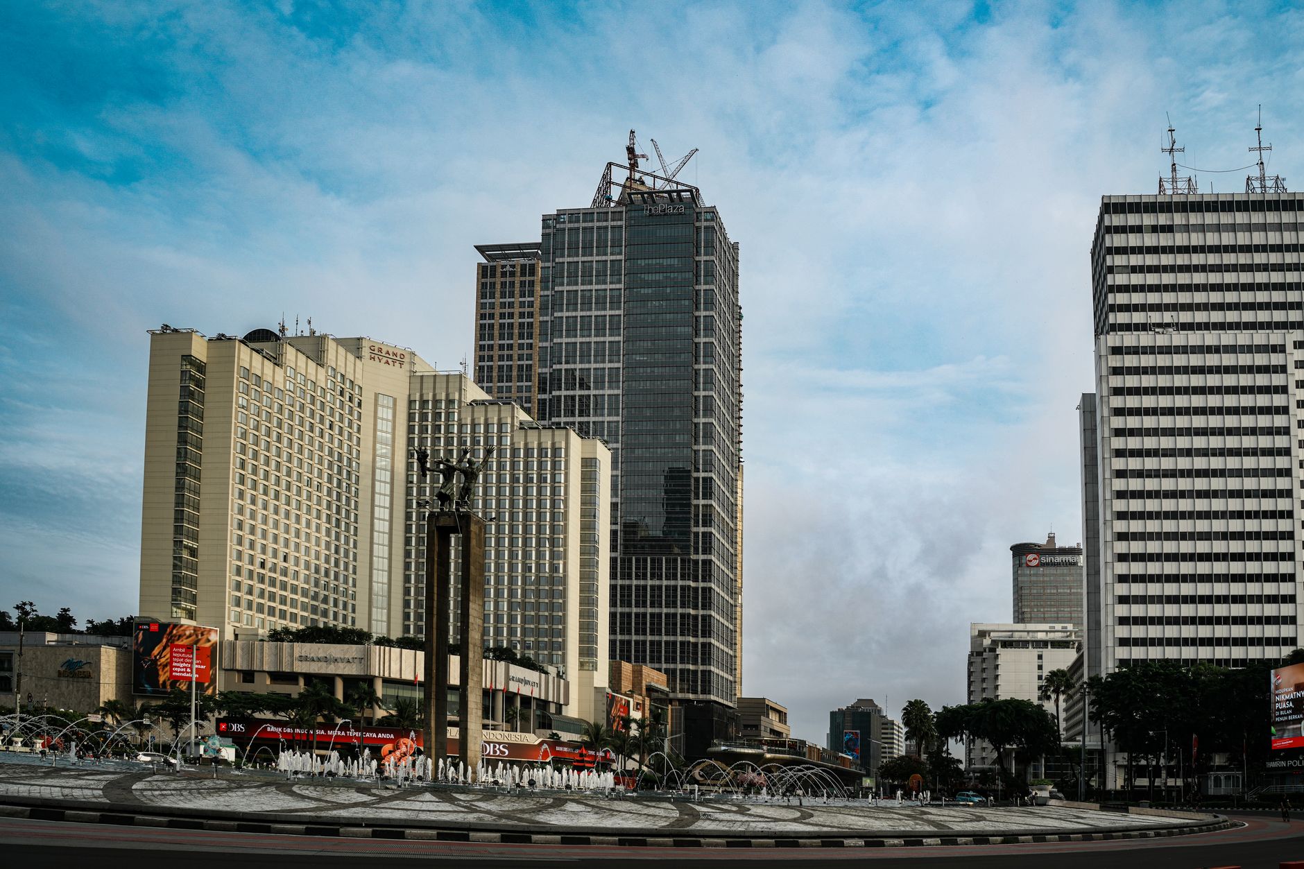 Fasilitas modern dan pemandangan laut di Apartemen Grand Sagara, hunian premium di pusat kota.