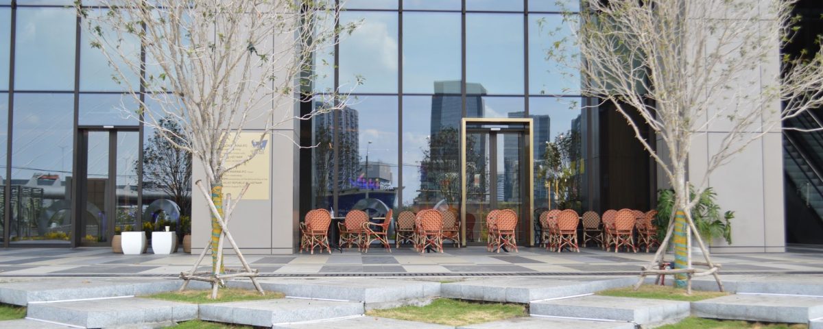 Gambar exterior apartemen Grand Pakubuwono Terrace, hunian eksklusif dengan view kota, siap dijual.