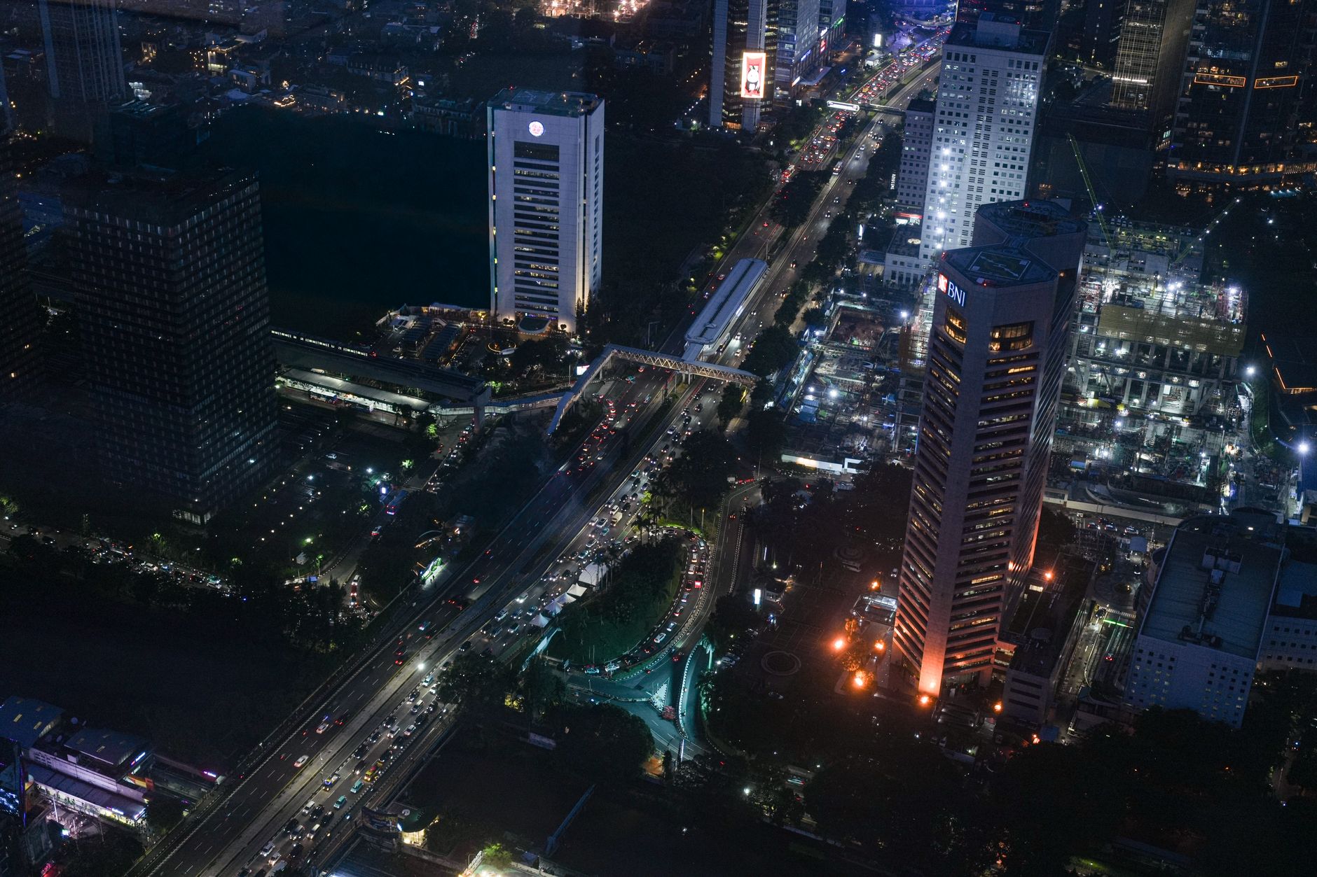 Foto tampilan elegan Bu Thamrin Residence dengan unit modern untuk dijual, cocok untuk hunian premium di pusat kota.